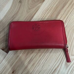 Red Tory Burch wallet